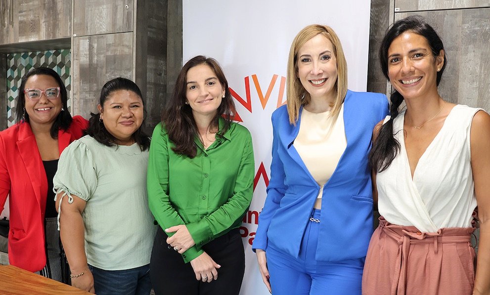 Panamá en Positivo y Voluntarios de Panamá firman convenio